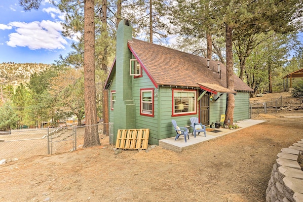 Wrightwood Vacation Rental | 3BR | 1BA | 612 Sq Ft | 1 Step Required
