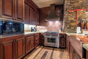Kitchen - Summer