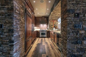 Kitchen - Summer
