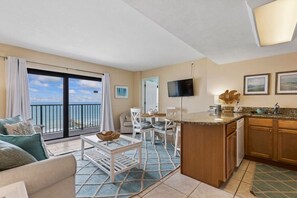 Ocean Views & Private Balcony! Serenity Suite 1002