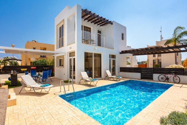 Beautiful villa with private pool and terrace