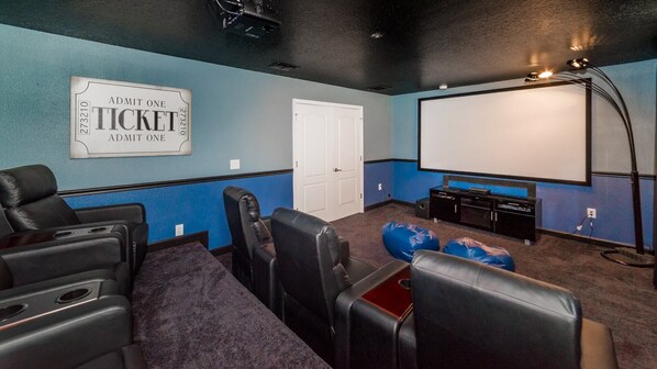 Relaxation station: Our living room welcomes you with open arms!