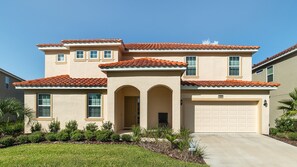 Beautiful 9 bed 7 bath villa located in Solterra Resort