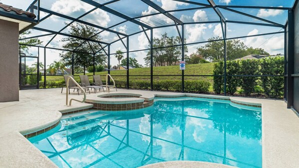 Beautiful 5 bed 5 bath villa located in Solterra Resort