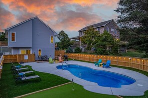 KH195: Just Wright | Enjoy the Pool at Twilight!