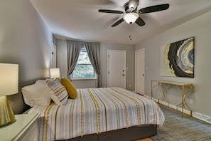 Primary queen bedroom - another view