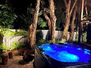 Bain à remous extérieur