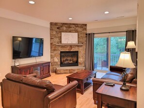 To enjoy a movie, the fireplace or privacy outside