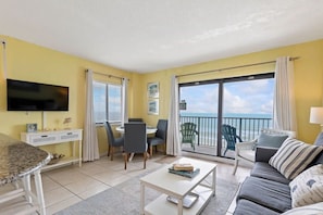 Living Area with Queen Size Pullout Sofa
