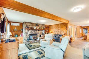 Living Room | Wood-Burning Fireplace | Pet Friendly w/ Fee | Free WiFi