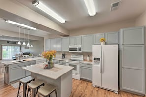 Kitchen | 1,100 Sq Ft | Pet Friendly w/ Fee | Prime Location