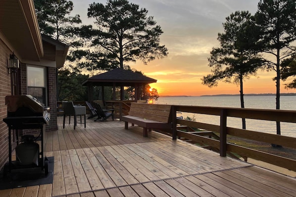 Gilbert Vacation Rental | 2BR | 2.5BA | Step-Free Access | 1,500 Sq Ft