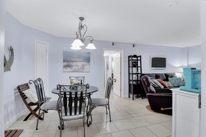 Dining area perfect for 4