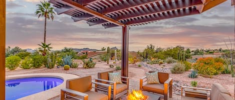 Beautiful outdoor fire pit and lounge area to take in the breathtaking views 