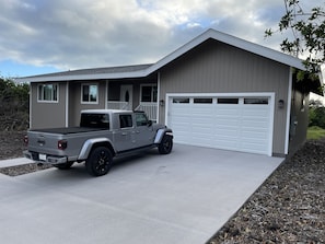 This Jeep Gladiator convertible is also available via Turo with discounts