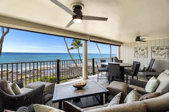Fabulous Oceanfront Two Bedroom w/Huge Lanai & Central A/C!