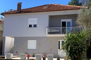 Haus Fronte
