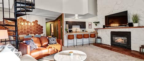 Imperial View Condo - Beautifully redesigned open concept condo just steps from Main street.  The perfect home base for your group of 8 to enjoy Breck to the fullest!