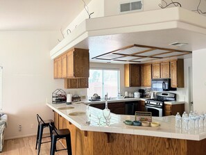 Dining room area 2