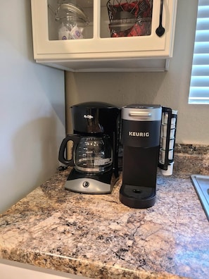 Kaffee und/oder Kaffeemaschine
