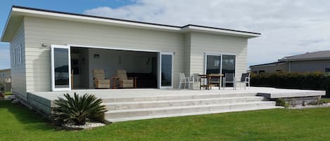 Front deck with sea view