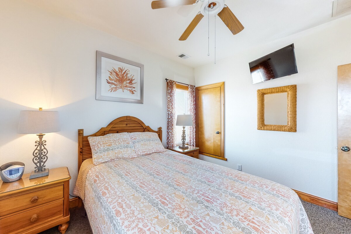 Beachfront getaway with ocean views, private pool, hot tub, bar, deck & foosball