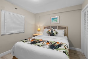 Unit with 1 Queen bed