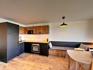 Spacious kitchen and dining area