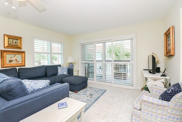 St. Augustine Beach Rentals Living Room