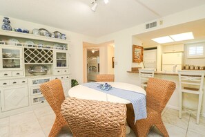 St. Augustine Beach Rentals Dining Room