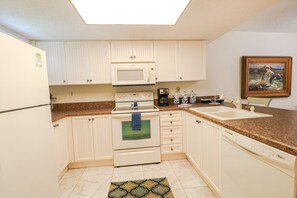 St. Augustine Beach Rentals Kitchen