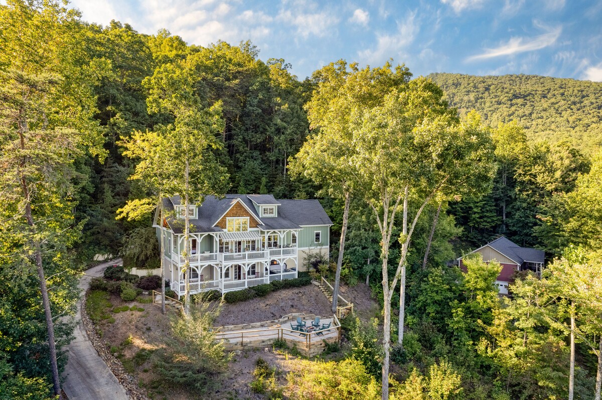 Juliet by AvantStay | Mountain Views Near Asheville/Black Mountain