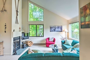 Living room with lofty and private views