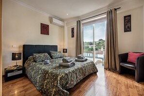 Downstairs king bedroom