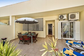 Outdoor patio in a private courtyard for al fresco dining!