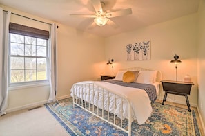 Queen guest room with walk-in closet. Pack and play in closet. 