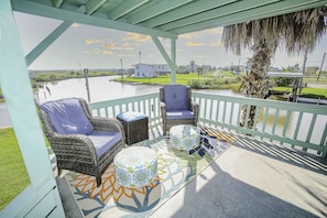 Lovely porch for morning coffee and sunrise watching!