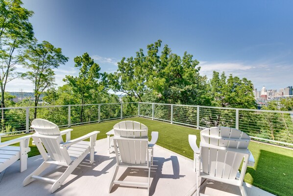 Lower level patio seating with propane fire pit 