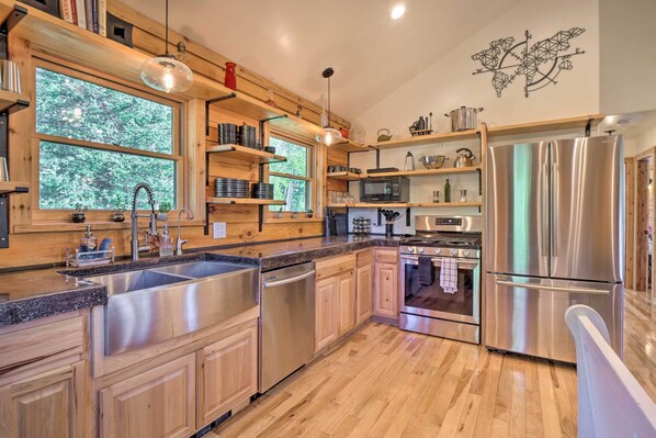 Alma Vacation Rental | 3BR | 2BA | 1,728 Sq Ft | Steps Required to Access