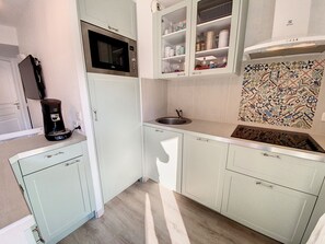 Cook a delicious meal in your fully-equipped kitchen!