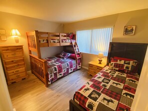 2nd bedroom-bunkbed, single bed 