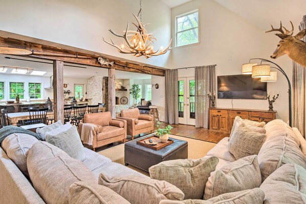 Chimney Rock Vacation Rental | 6BR | 6.5BA | Stairs Required | 4,453 Sq Ft