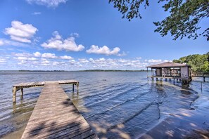 House Exterior | Private Boat Pier | Lake Palestine Access