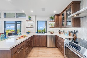 Kapalua Ridge Villas 2612 kitchen 1