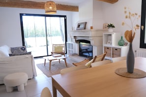 Holiday rental LAGNES farmhouse for rent LAGNES living room