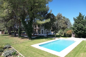 Holiday rental LAGNES farmhouse for rent LAGNES garden