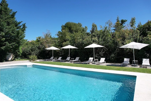Holiday rental LAGNES farmhouse for rent LAGNES pool