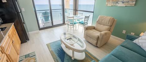 Direct Oceanfront, Beautifully Decorated