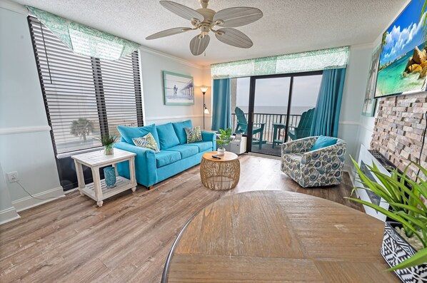 Large Living Area with Views of the Ocean, Beautifully Decorated