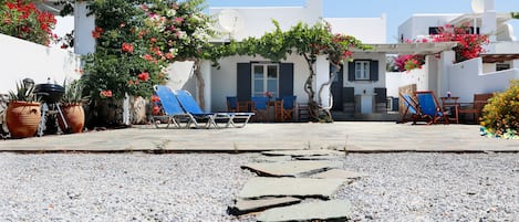 Front of property faces the sea